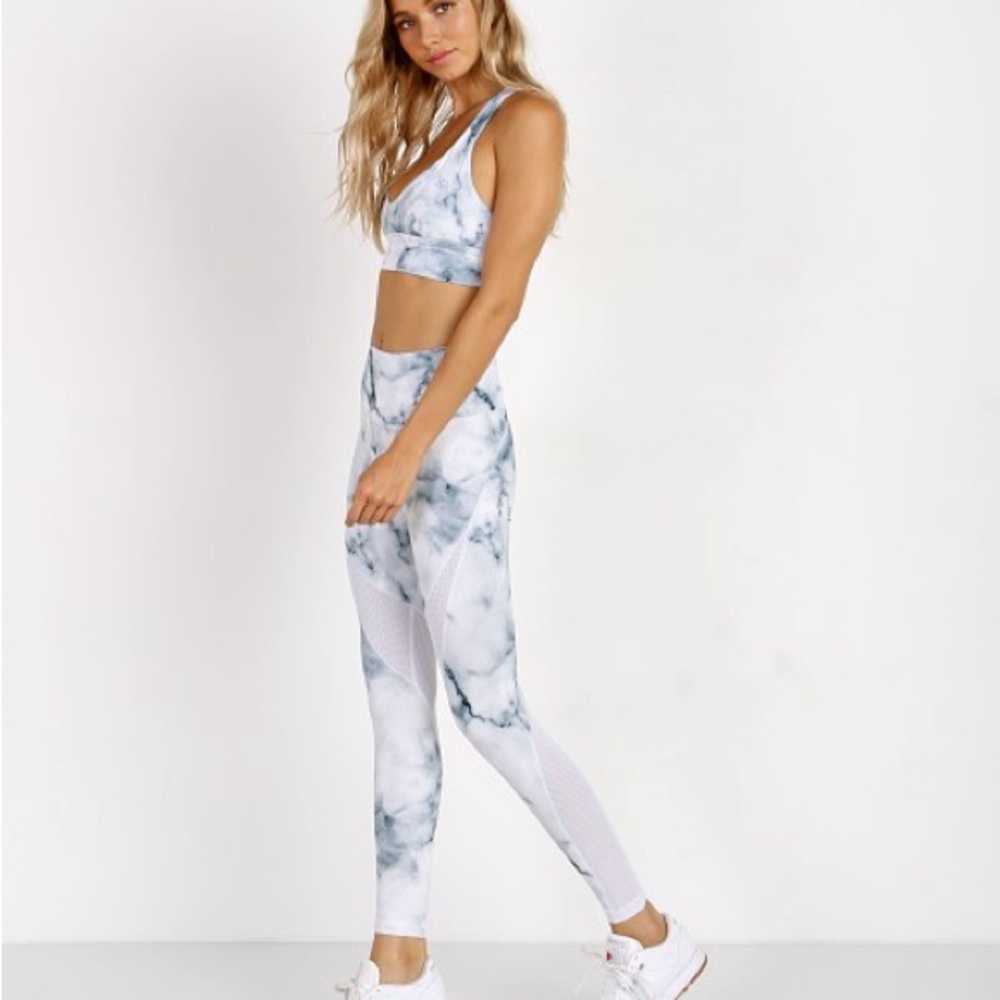 Stylish VARLEY Marble Print Activewear Set XS